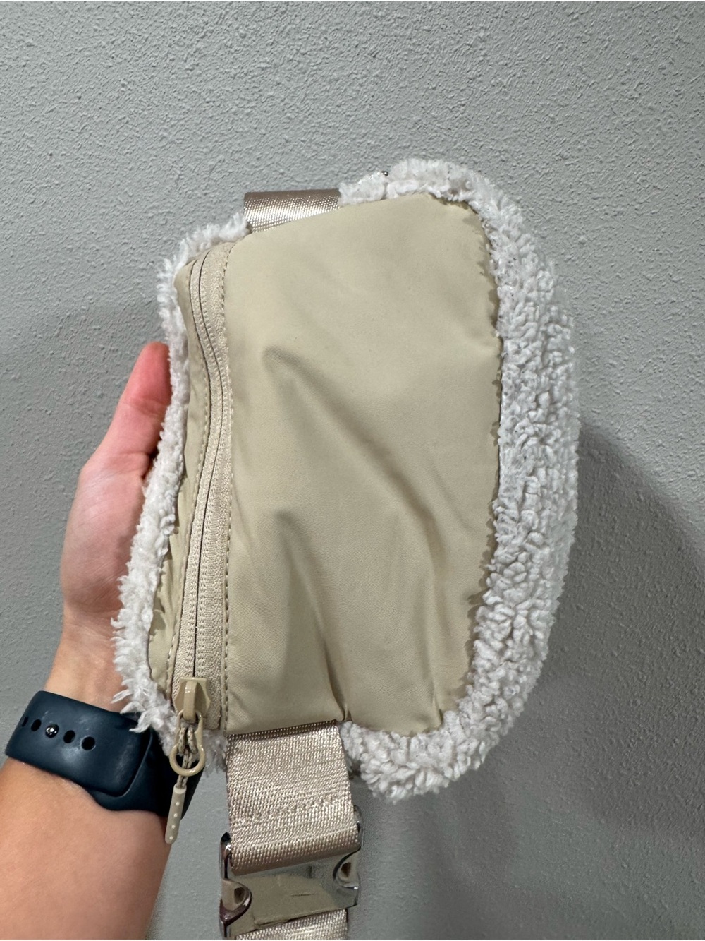 Lululemon Cream Sherpa Belt Bag with Beige Strap - Picture 3 of 4